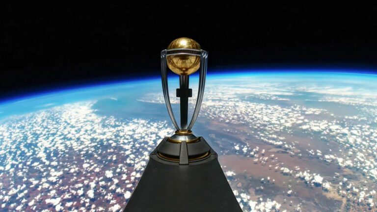 ICC World Cup 2023: నింగి నుంచి నరేంద్ర మోదీ స్టేడియంలో దిగిన వన్డే ప్రపంచకప్‌ 2023 ట్రోఫీ!