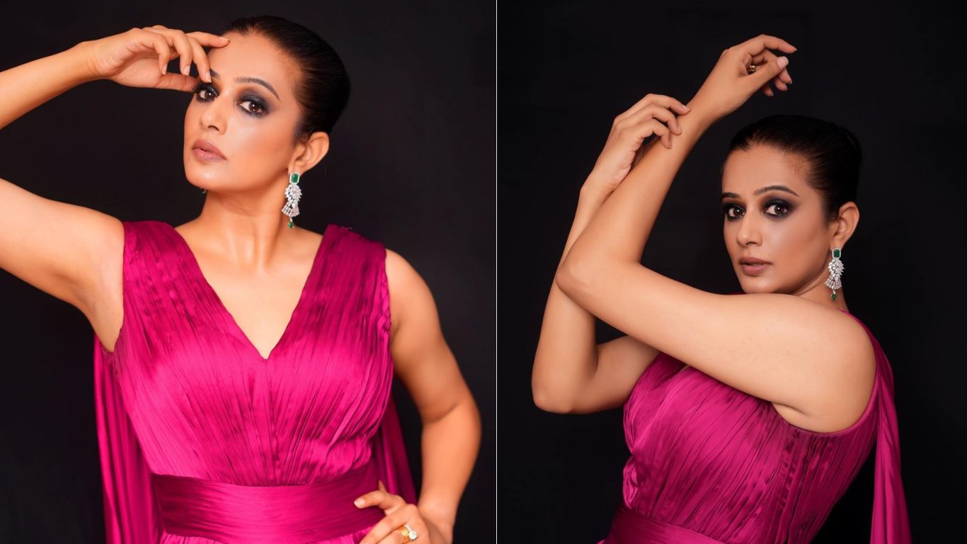 Priyamani Latest Pics: పింక్ డ్రెస్‌లో ప్రియమణి.. టాప్ టూ బాటమ్ అందాల ప్రదర్శన! పిక్స్ వైరల్