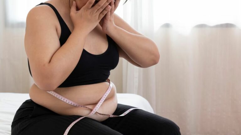 Weight Loss Tips: రాత్రి పడుకునే ముందు ఈ పొరపాట్లు అస్సలు చేయకండి.. లేదంటే బరువు పెరగడం ఖాయం!