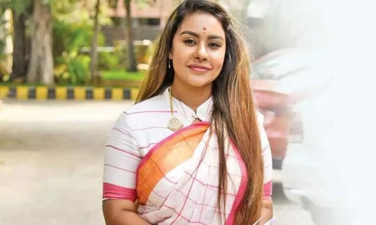Sri Reddy : పవన్ వారాహి యాత్ర పై షాకింగ్ కామెంట్స్ చేసిన శ్రీరెడ్డి..!!