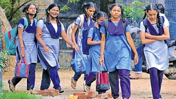 AP Schools: మరో వారం రోజుల పాటు ఒంటిపూట బడులే..