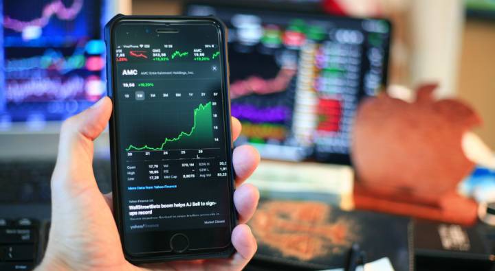 ChatGPT ద్వారా షేర్ మార్కెట్‌లో డబ్బు ఇన్వెస్ట్ చేస్తున్నారా? లాభనష్టాలు తెలుసుకోండి ?