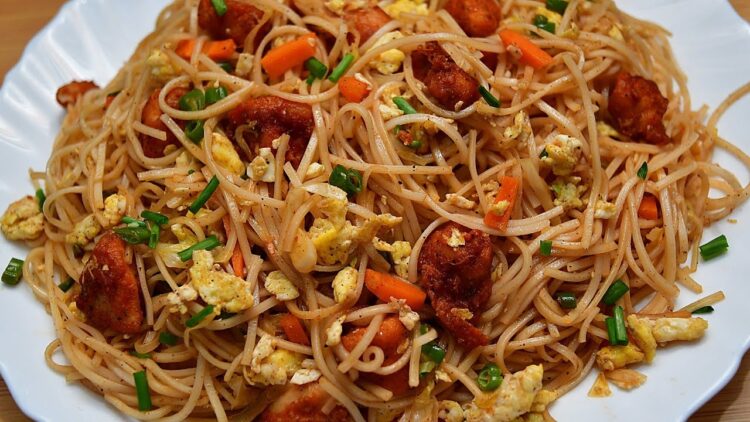 Chicken Noodles :  చికెన్ నూడుల్స్ ను ఇలా చేస్తే చాలా టేస్టీగా ఉంటాయి..