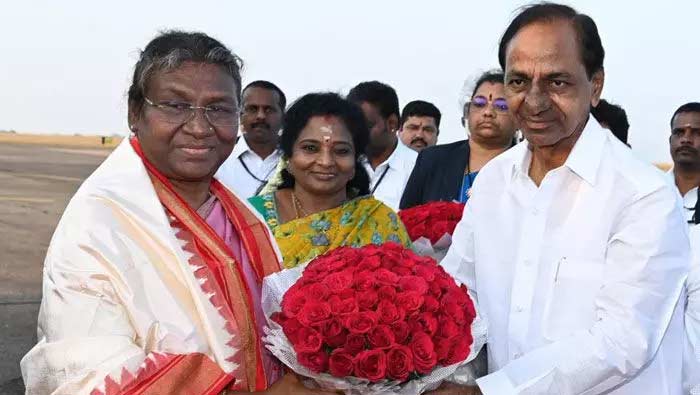 Draupadi Murmu : హైదరాబాద్‌కు చేరుకున్న ద్రౌపది ముర్ము.. స్వాగతం పలికిన సీఎం కేసీఆర్‌