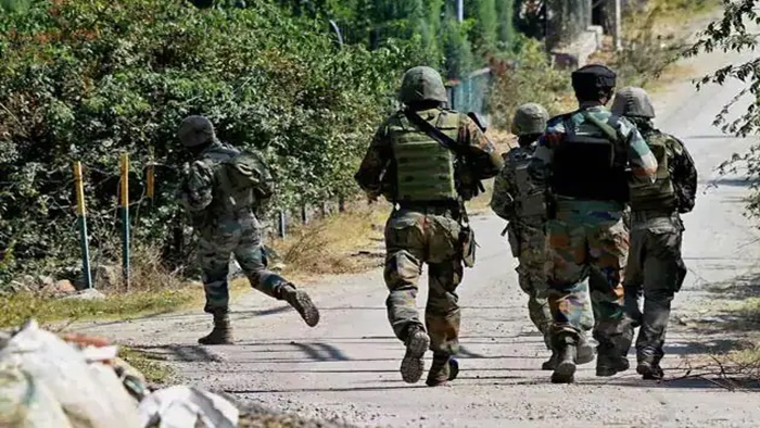 Jammu Kashmir: నియంత్రణ రేఖ వెంబడి ముగ్గురు పాక్ చొరబాటుదారులు హతం