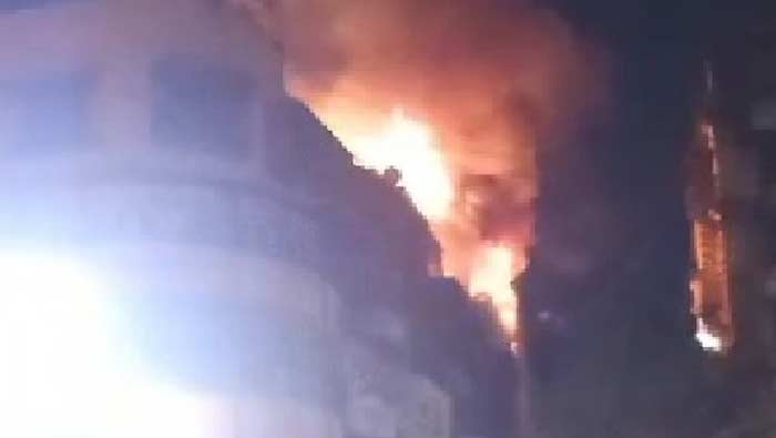 Fire Accident : అందరూ నిద్రిస్తున్న వేళ.. ఒక్కసారిగా భవనంలో మంటలు