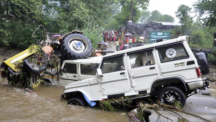 Himachal Rain: హిమాచల్ ప్రదేశ్‌లో భారీ వర్షాలు. ఉప్పొంగుతున్న నదులు.. రోడ్లపై ఉధృతంగా ప్రవహిస్తున్న వరద నీరు..!