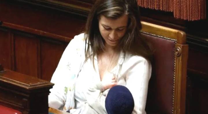 Breastfeeding: పార్లమెంట్‌లో అరుదైన ఘటన.. బిడ్డకు తల్లిపాలు పట్టిన ఎంపీ
