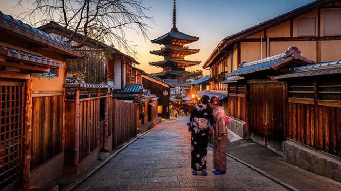 Japan: సెక్స్ వయోపరిమితిని పెంచిన జపాన్.. శతాబ్ధం నిరీక్షణ తర్వాత సంస్కరణలు..