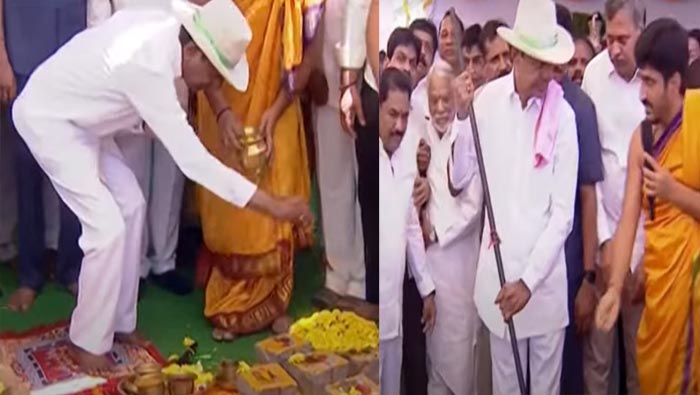 Cm Kcr: భారత్ భవన్ కు సీఎం కేసీఆర్ శంకుస్థాపన
