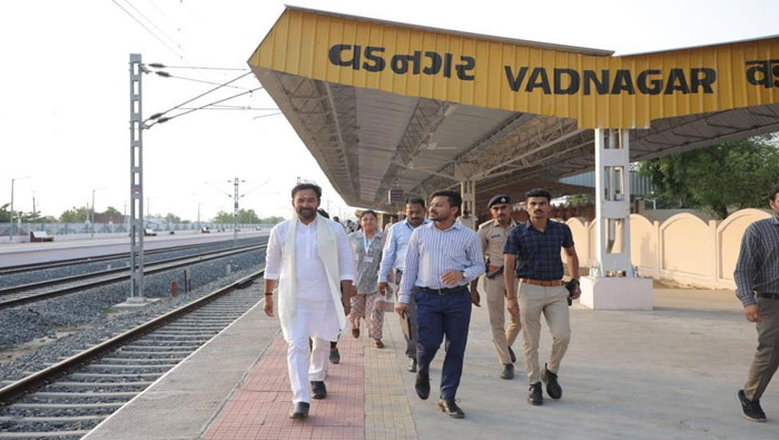 Kishan Reddy: ప్రధాని టీ అమ్మిన రైల్వే స్టేషన్⁭కు కిషన్ రెడ్డి.. వెళ్లింది అందుకోసమా..!