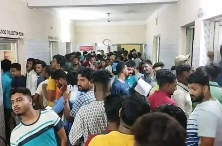 Odisha Train Accident:  బాధితుల ఆర్తనాదాలు.. రక్తదానం చేసేందుకు ముందుకొస్తున్న యువత..