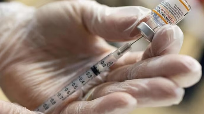 Omicron: ఒమిక్రాన్ ఎంఆర్‌ఎన్‌ఏ బూస్టర్ వ్యాక్సిన్‌ ప్రారంభం