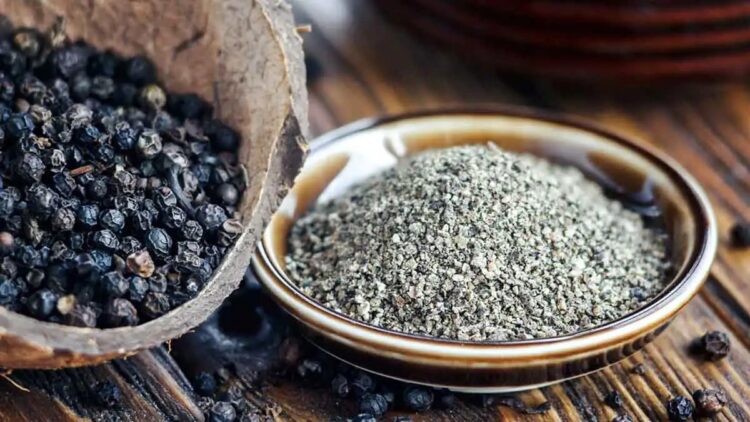 Health Tip: మిరియాలతో దీన్ని కలిపి తీసుకుంటే కంటి చూపు పెరుగుతుంది..