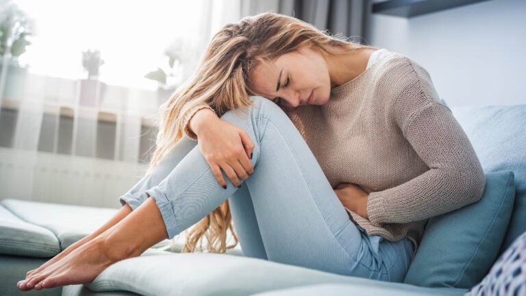 Periods Pains : పీరియడ్స్ లో వచ్చే నొప్పిని తగ్గించాలంటే.. వీటిని తప్పక తీసుకోవాలి..!