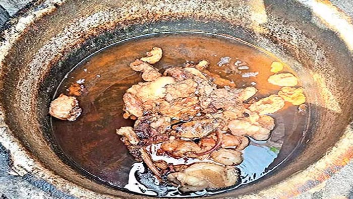 Hyderabad: హైదరాబాద్ లో పంది కొవ్వుతో వంట నూనె తయారు..