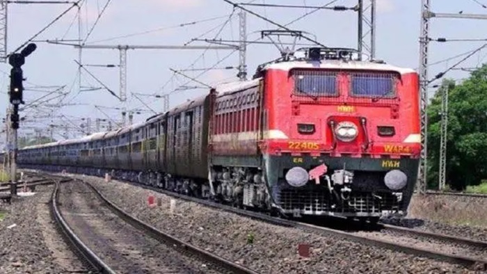Railway Vacancies: రైల్వేలో ఖాళీల సంఖ్య 2.74 లక్షలు.. భద్రతా విభాగంలోనే 1.7లక్షల పోస్టులు