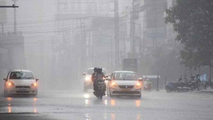 Hyderabad Rain: హైదరాబాద్‌ను తాకిన రుతుపవనాలు.. నగరంలో పలుచోట్ల వర్షం..