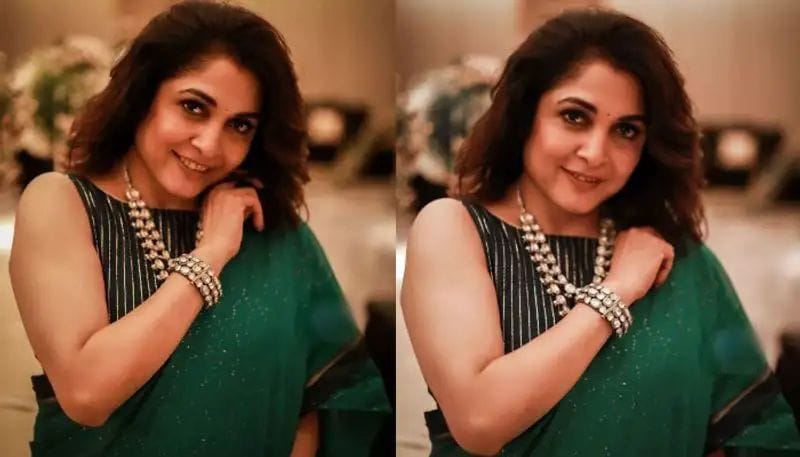 Ramya Krishna : గ్రీన్ శారీలో మెరిసిన రమ్యకృష్ణ.. ఏం అందం రా బాబు..