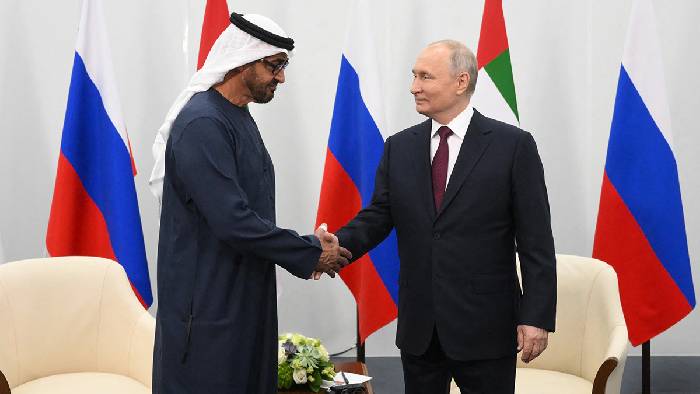 Russia: అరబ్ దేశాలు అమెరికాకు దూరం అవుతున్నాయా..? పుతిన్‌తో యూఏఈ ప్రెసిడెంట్ భేటీ..