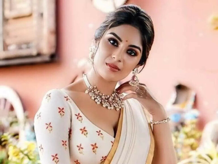 Samyuktha Menon: విడాకులు తీసుకున్న హీరోతో సంయుక్త మీనన్ ప్రేమాయణం..?