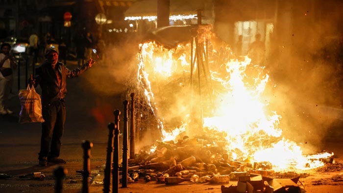 France Riots: ఫ్రాన్స్ లో అల్లర్లు.. 1300 మందికి పైగా అరెస్ట్..!