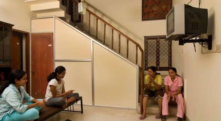 GST On Hostel Rent: మరో దెబ్బ.. హాస్టళ్లు జీఎస్టీ పరిధిలోకి వస్తాయి.. 12శాతం చెల్లించాల్సిందే