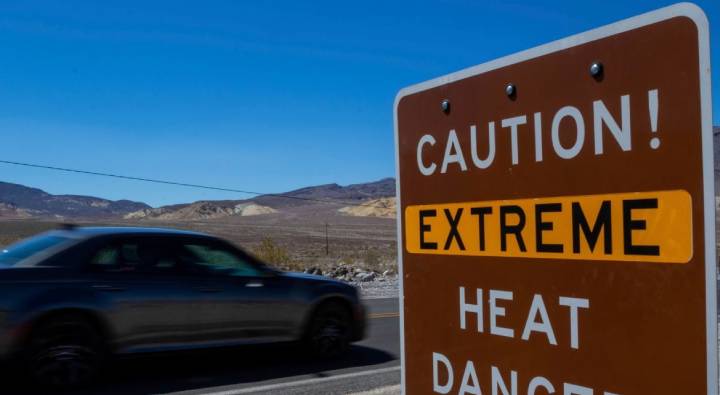 Heat wave in America: బయటికి వెళ్తే మాడిపోతారు.. అమెరికాలో ‘హీట్ స్ట్రోక్ లాక్‌డౌన్’