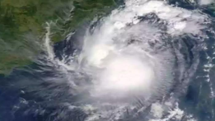Heavy Rains:  బంగాళాఖాతంలో వాయుగుండం..  ప‌లు రాష్ట్రాల్లో భారీ వ‌ర్షాలు