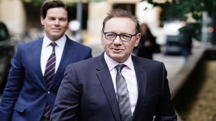 Kevin Spacey: థియేటర్‌లో అభిమానిది ‘అది’ పట్టుకున్న హీరో.. అచ్చం కోబ్రాలాగే ఉందంటూ..