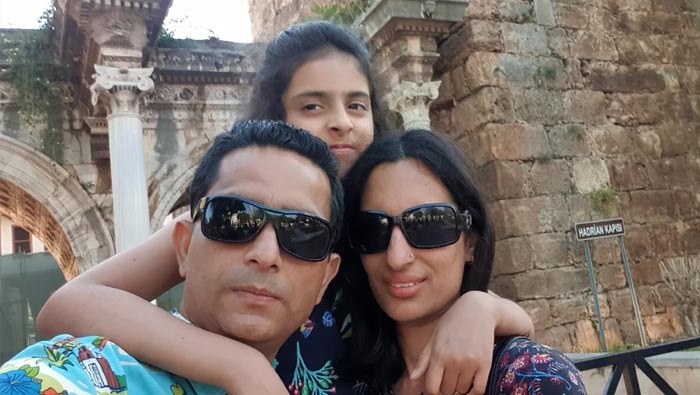 London Girl:  50 దేశాలు తిరిగిన బాలిక.. ఒక్క రోజు స్కూల్‌ ఎగ్గొట్ట లేదు