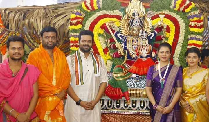 Manchu Manoj With Wife Attends Athirudra Mahayagam At Tandur