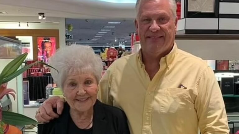 No Leave in 74 Years: సూపర్ వుమెన్.. ఒక్కరోజు కూడా లీవ్ పెట్టకుండా 74 ఏళ్ల పాటు డ్యూటీ!