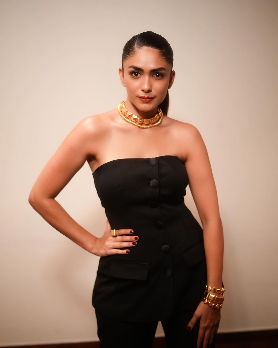 Mrunal Thakur4