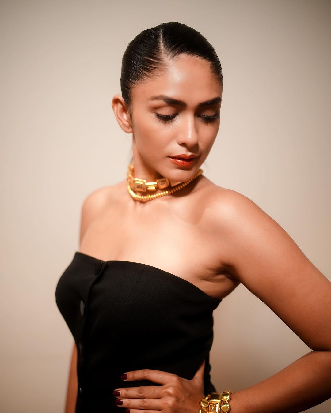 Mrunal Thakur5