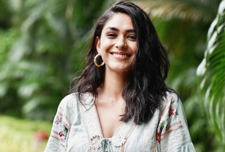 Mrunal Thakur: సీక్రెట్ ను రివిల్ చేసిన మృణాల్.. షాక్ లో ఫ్యాన్స్..