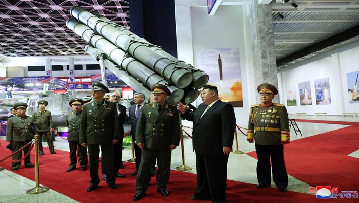 North Korea And  Russia:  ఉత్తర కొరియా అధ్యక్షుడితో రష్యా రక్షణ మంత్రి భేటీ..  ఖండాత‌ర బాలిస్టిక్ మిస్సైల్స్ పరిశీలన