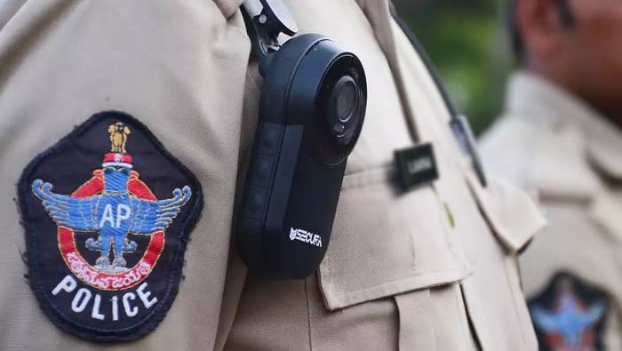 Police: దొంగ పోలీసులు.. డిపార్ట్‌మెంట్‌కు చెడ్డపేరు తెస్తున్న ఖాకీలు..!