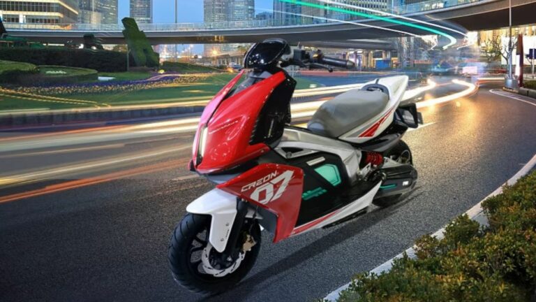 TVS Creon Electric Scooter: టీవీఎస్ నుంచి కొత్త ఎలక్ట్రిక్ స్కూటర్.. సింగిల్‌ ఛార్జ్‌పై 300 కిలోమీటర్ల రేంజ్!