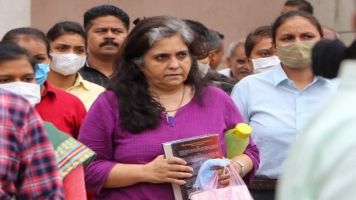 Teesta Setalvad: తీస్తా సెతల్వాద్ బెయిల్‌ తిరస్కరణ.. లొంగిపోవాలని  గుజరాత్ కోర్టు ఆదేశం