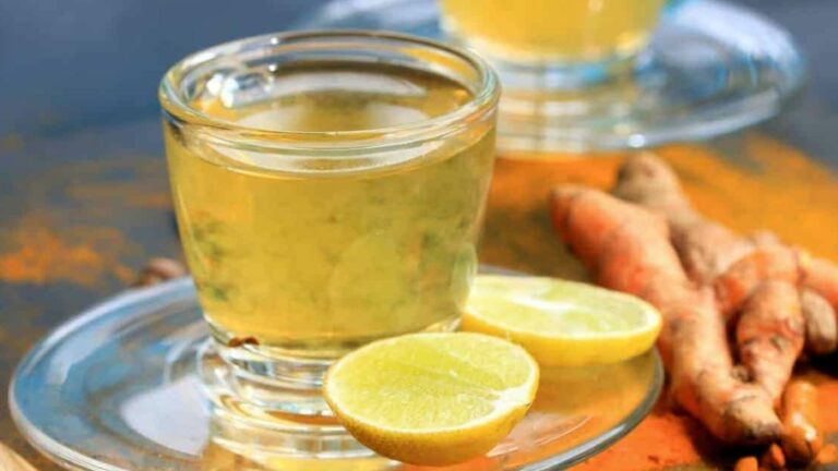 Monsoon Health Tips: వేడి నీటిలో వీటిని కలుపుకుని తాగితే.. రోగ నిరోధక శక్తి పెరుగుతుంది!