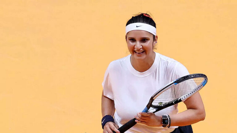 Sania Mirza : రిటైర్మెంట్ ప్రకటించిన కూడా మళ్ళీ టెన్నిస్ ఆడనున్న సానియా..