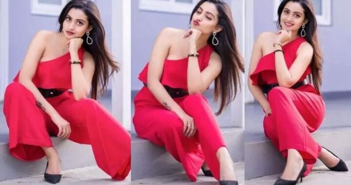 Deepika Pilli : స్టన్నింగ్ లుక్ తో అదరగొడుతున్న హాట్ బ్యూటి..