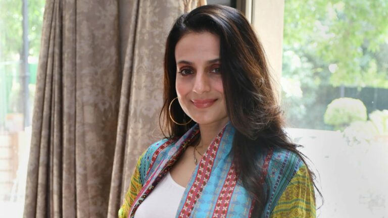 Ameesha patel : నటి అమిషా పటేల్ కు షాక్ ఇచ్చిన రాంచి సివిల్ కోర్ట్..