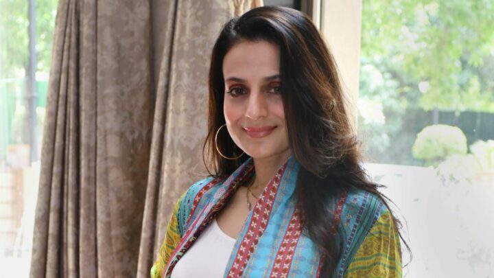 Ameesha patel : నటి అమిషా పటేల్ కు షాక్ ఇచ్చిన రాంచి సివిల్ కోర్ట్..