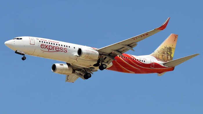 Air India Flight: విమానంలో సాంకేతిక లోపం.. టేకాఫ్ అయిన కొద్దిసేపటికే..