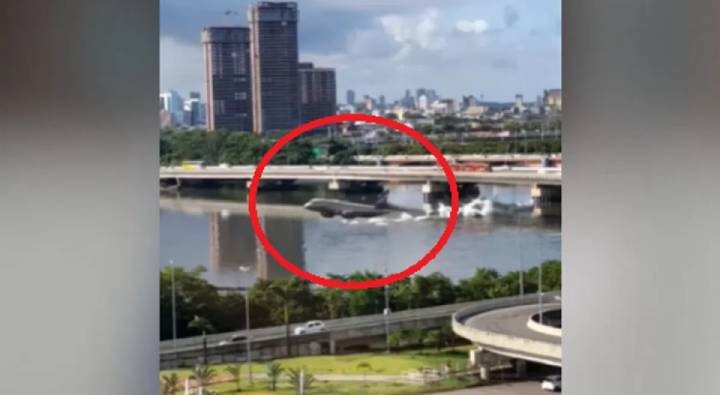 Viral: టాలెంటెడ్ ఫైలట్.. బ్రిడ్జి కింద నుంచి తీసుకెళ్లిన విమానం