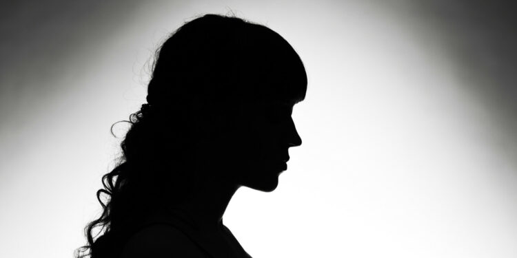 Andhra Pradesh: మహిళ ఫోటోలను మార్ఫింగ్ చేసిన దుర్మారుడు.. దిశ టీమ్ ఎంట్రీ తో..