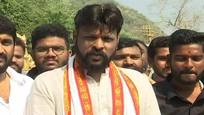 Chikoti Praveen : చికోటి ప్రవీణ్‌పై సౌత్ జోన్ టాస్క్ ఫోర్స్ పోలీసుల అత్యుత్సాహం