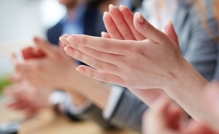 Clapping Benefits: చప్పట్లు కొడితే..నడుం నొప్పి తగ్గుతుందా?